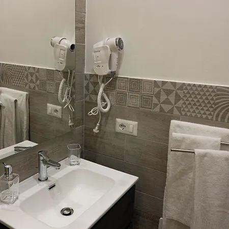 Centro & Hotel 2*